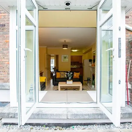 Holiday home 31 - Stunning Duplex By Shortstays *