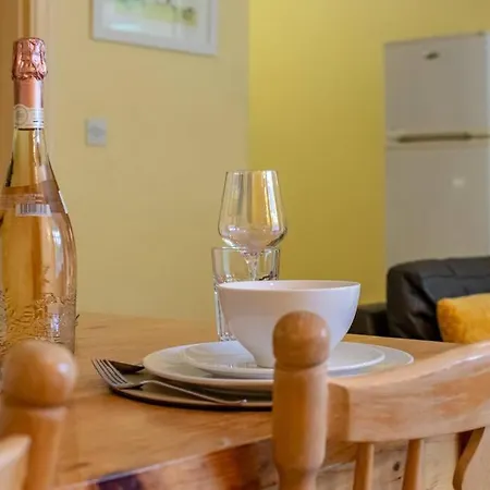 31 - Stunning Duplex By Shortstays Holiday home
