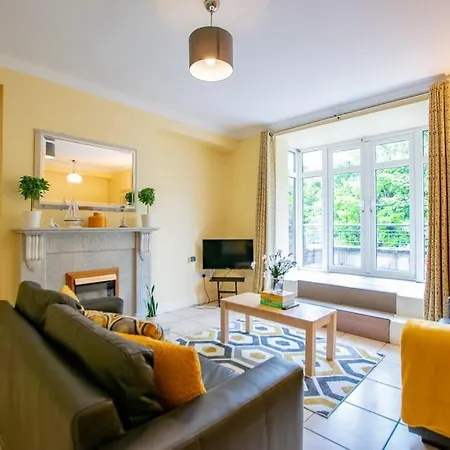 Holiday home 31 - Stunning Duplex By Shortstays