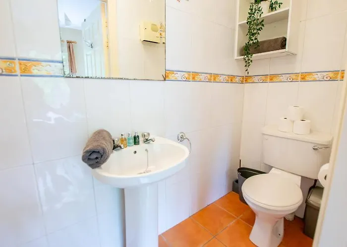 31 - Stunning Duplex By Shortstays *